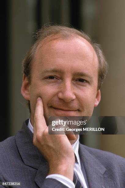 Close up Hubert Vedrine, porte parole de l'Elysee, le 26 ami 1988 a Paris, France.