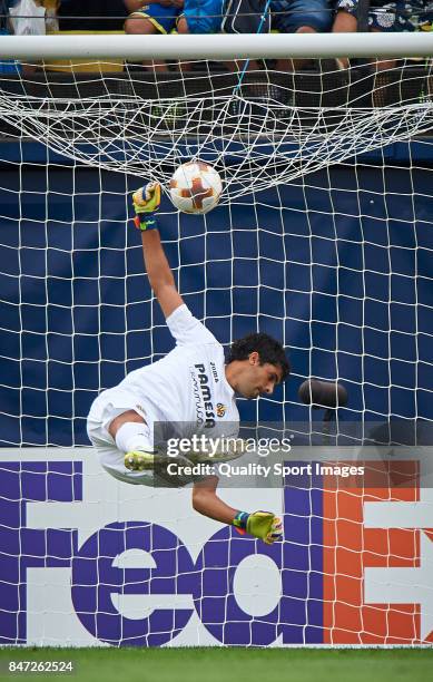 Mario Damian Barbosa of Villarreal in action during the UEFA Europa League group A match between Villarreal CF and FK Astana at Estadio de la...