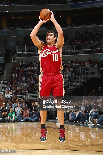 Wally Szczerbiak of the Cleveland Cavaliers makes a jumpshot against the Washington Wizards at the Verizon Center on January 4, 2009 in Washington,...