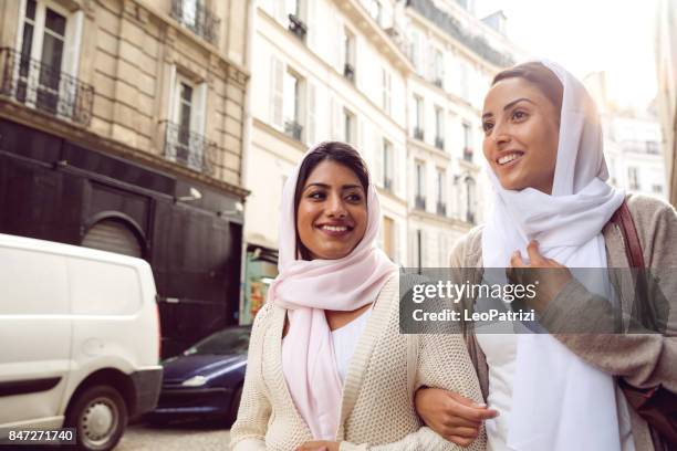 Jeunes arabes à Paris - Millennials moyen-orientale