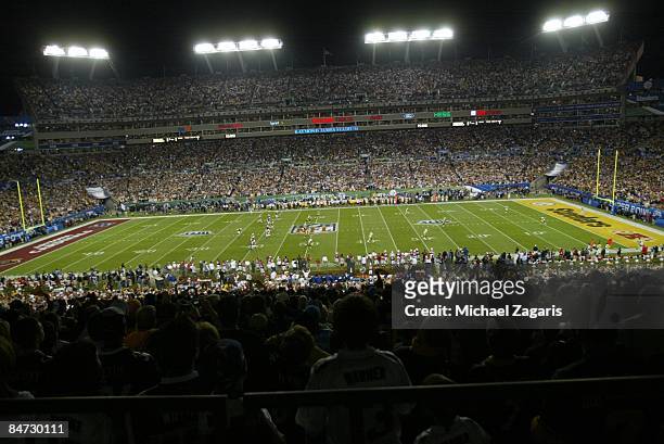 General view of the kickoff between the Pittsburgh Steelers and the Arizona Cardinals during Super Bowl XLIII on February 1, 2009 at Raymond James...