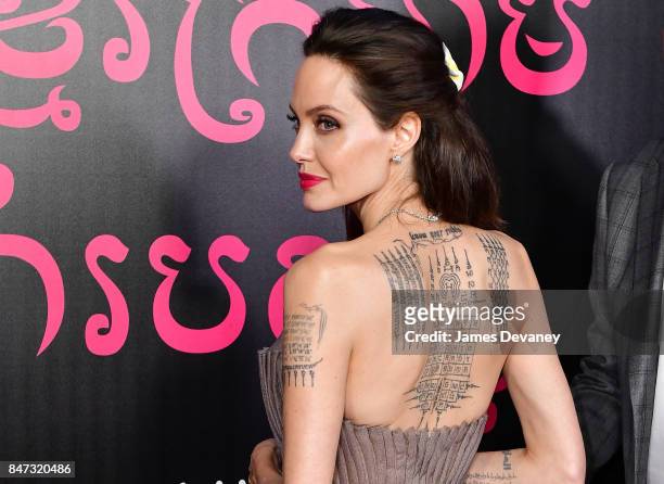 Angelina Jolie arrives to the DGA Theater for the New York premiere of 'First They Killed My Father' on September 14, 2017 in New York City.