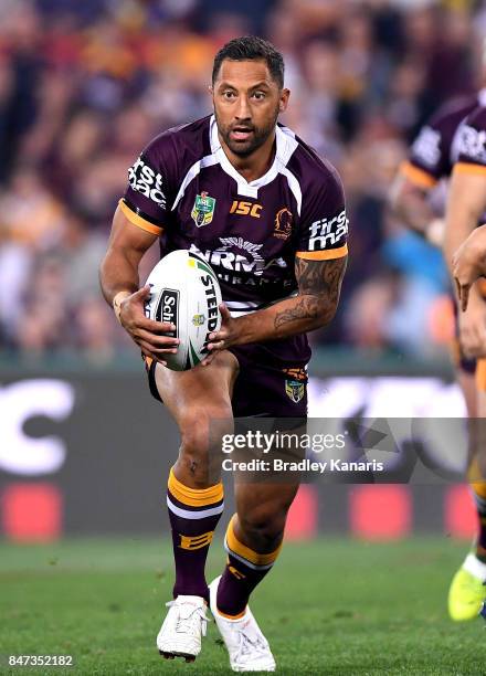 Benji Marshall of the Broncos runs with the ball during the NRL Semi Final match between the Brisbane Broncos and the Penrith Panthers at Suncorp...