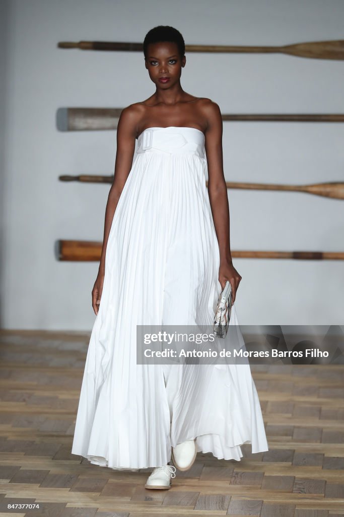 DAKS - Runway - LFW September 2017