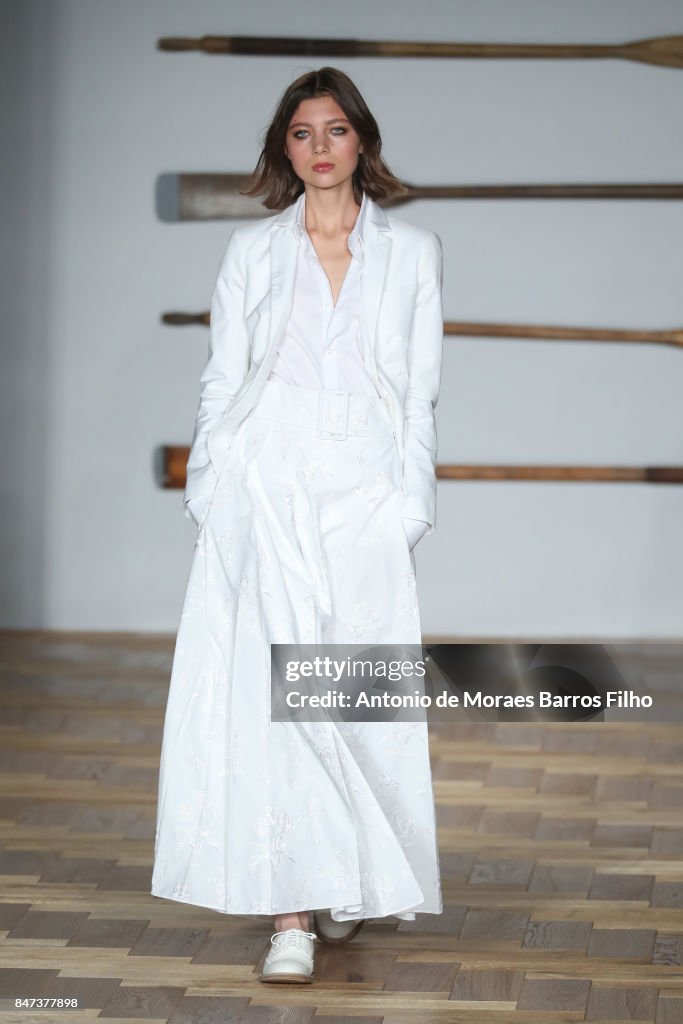 DAKS - Runway - LFW September 2017