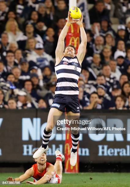 Patrick Dangerfield of the Cats marks the ball during the 2017 AFL Second Semi Final match between the Geelong Cats and the Sydney Swans at the...