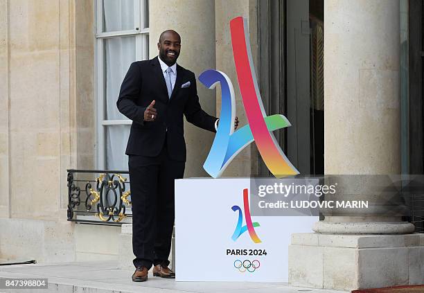 Logo Riner 397 Teddy Palace Stock Photos, High-Res Pictures, and Images - Getty Images