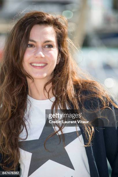 Actress Julia Faure attends "J ai 2 Amours" Photocall during the 19th Festival of TV Fiction at La Rochelle on September 15, 2017 in La Rochelle,...