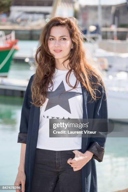 Actress Julia Faure attends "J ai 2 Amours" Photocall during the 19th Festival of TV Fiction at La Rochelle on September 15, 2017 in La Rochelle,...