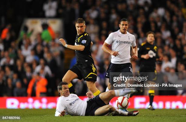 Tottenham Hotspur's Ryan Nelsen and Bolton Wanderers' Ivan Klasnic battle for the ball