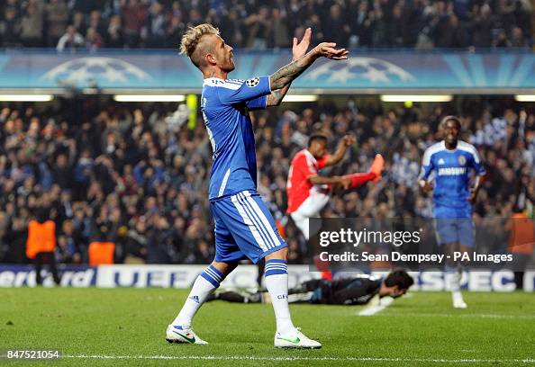Soccer - UEFA Champions League - Quarter Final - Second Leg - Chelsea v Benfica - Stamford Bridge Soccer - UEFA Champions League - Quarter Final - Second Leg - Chelsea v Benfica - Stamford Bridge