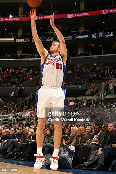Steve Novak of the Los Angeles Clippers shoots during a game against the New York Knicks at Staples Center on February 11, 2009 in Los Angeles,...
