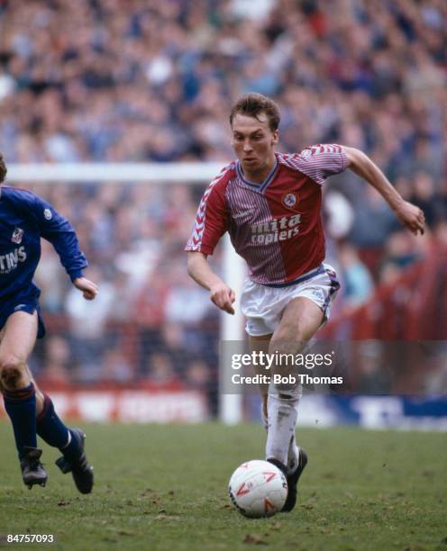 David Platt in action for Aston Villa against Oldham Athletic at Villa Park, April 4th 1988.