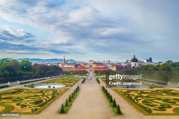 the public park belvedere in vienna - palazzo reale foto e immagini stock