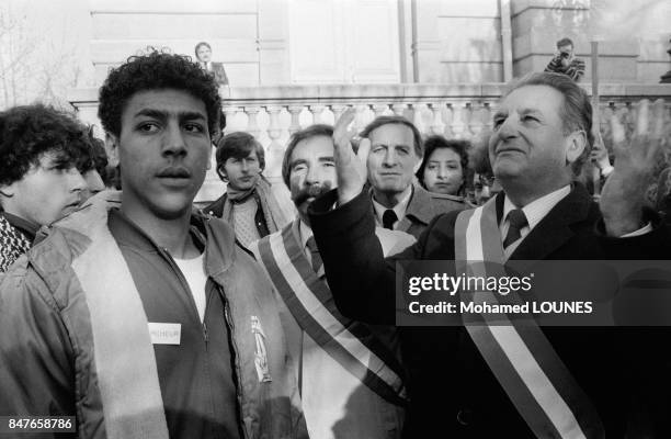 La Marche de L'Egalite, appelee egalement Marche des Beurs, est arrivee a Paris apres etre partie de Marseille le 15 octobre dernier; dans la...