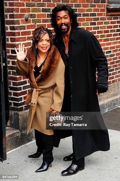 Musicians Valerie Simpson and Nickolas Ashford visit the "Late Show with David Letterman" at the Ed Sullivan Theater on February 12, 2009 in New York...