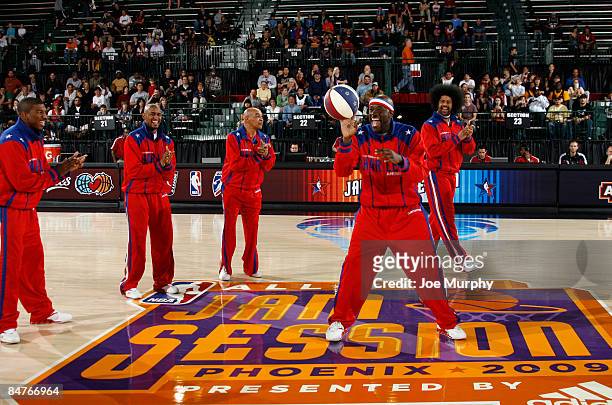 Harlem Globetrotter members Curly Neal, Handles Franklin, Wildkat Edgerson, Buckets Blakes, Special K Daley, and Scooter Christensen perform for the...