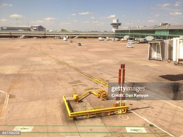 manchester airport - manchester airport stock pictures, royalty-free photos & images
