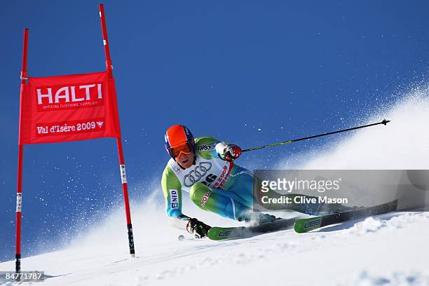 Bernard Vajdic of Slovenia skis during the Men's Giant Slalom event held on the Face de Bellevarde course on February 13, 2009 in Val d'Isere, France.