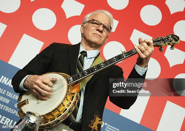 Steve Martin Banjo Photos and Premium High Res Pictures - Getty Images