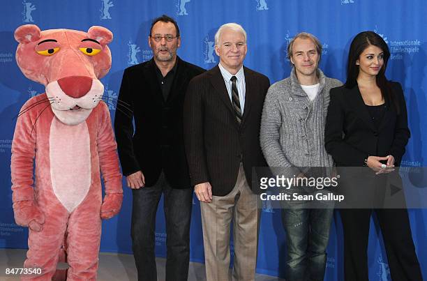 Steve Martin jokes with photographers as Aishwarya Rai Bachchan , director Harald Zwart , Jean Reno and the 'Pink Panther' attend the photocall for...