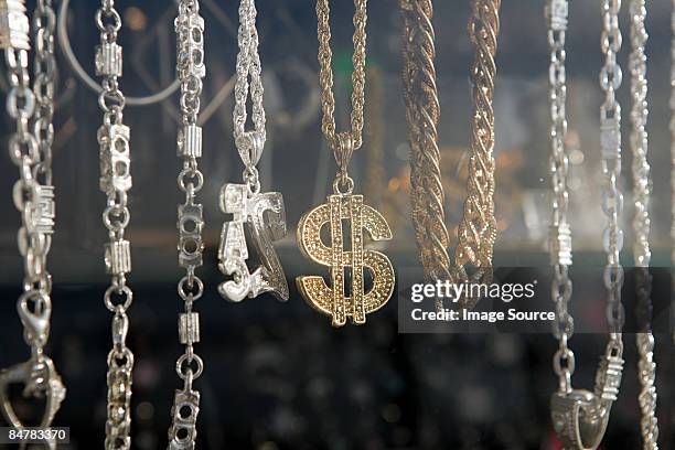 necklaces - gold chain stockfoto's en -beelden