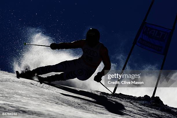 Felix Neureuther of Germany skis during the Men's Giant Slalom event held on the Face de Bellevarde course on February 13, 2009 in Val d'Isere,...