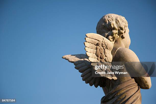 angel statue - angel wings foto e immagini stock