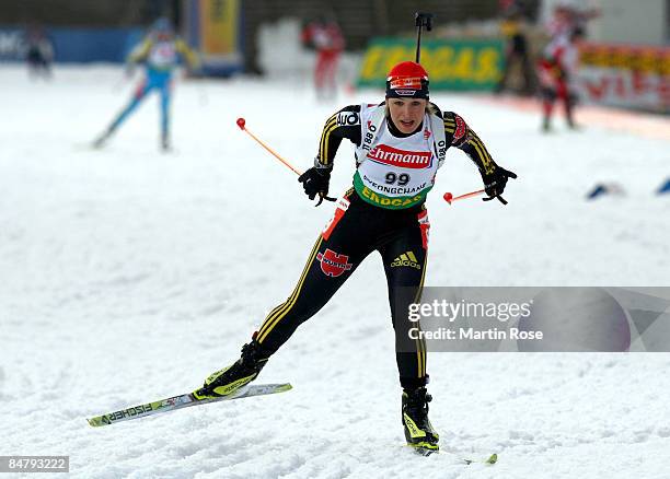 Magdalena Neuner of Germany in action during the Women 7,5 km sprint of the IBU Biathlon World Campionships on February 14, 2009 in Pyeonchang, South...
