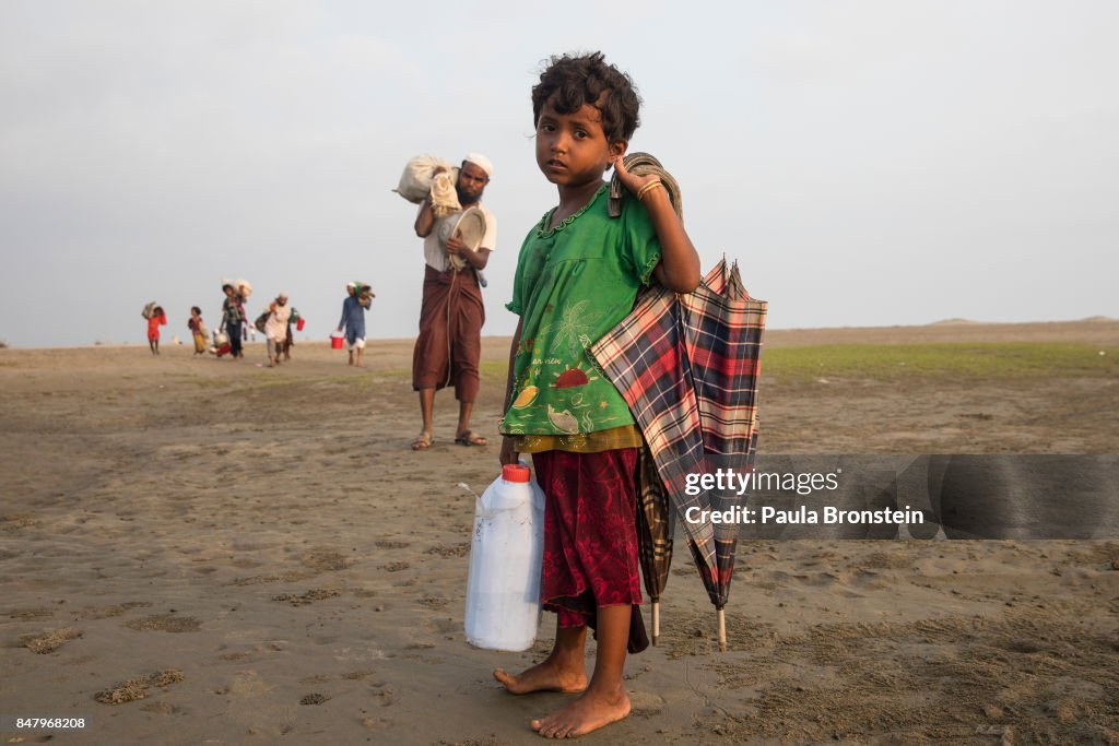 Rohingya Refugees Flood Into Bangladesh