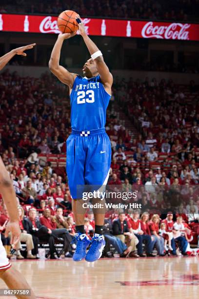 Jodie Meeks of the Kentucky Wildcats shoots a jump shot during their game against the Arkansas Razorbacks at Bud Walton Arena on February 14, 2009 in...