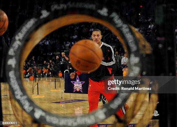 Derrick Rose of the Chicago Bulls warms up before the Play Station Skills Challenge on All-Star Saturday Night, part of 2009 NBA All-Star Weekend at...