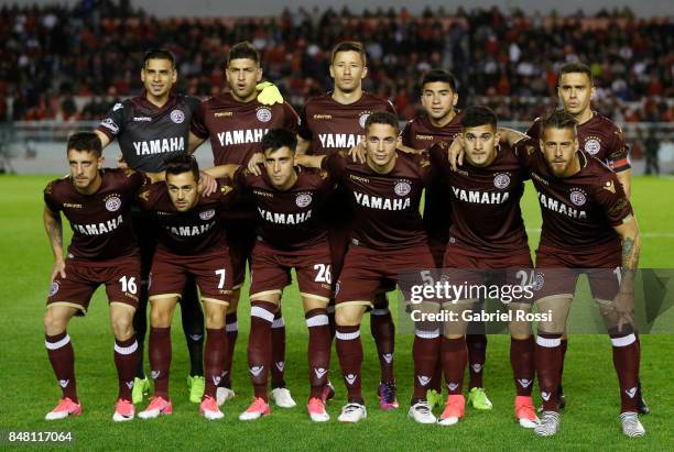 Players of Lanus pose for a photo prior to the match between Independiente and Lanus as part of the Superliga 2017/18 at Libertadores de America...