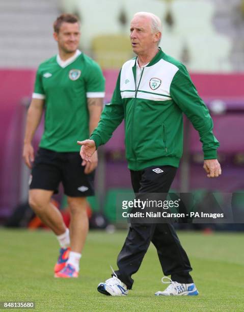 Republic of Ireland manager Giovanni Trapattoni and Simon Cox during a training session at the PGE Arena, Gdansk, Poland.