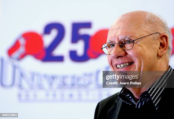 Boxing-Promoter Klaus-Peter Kohl speaks to the assembled media during a press conference to announce the forthcoming 25th Birthday of Universum...