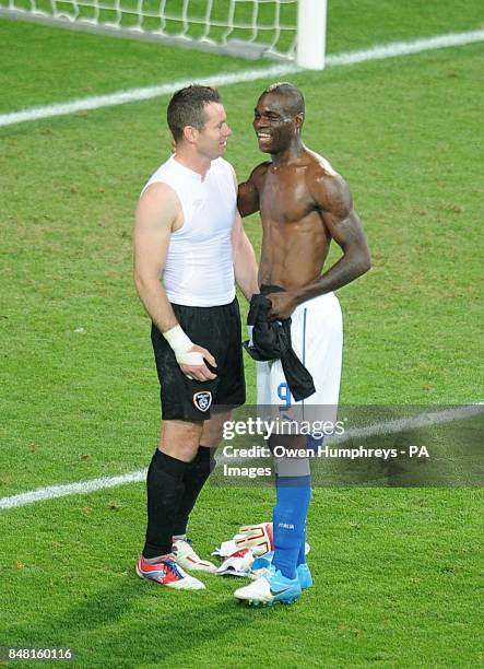 Italy's Mario Balotelli and Republic of Ireland goalkeeper Shay Given swap shirts after the final whistle