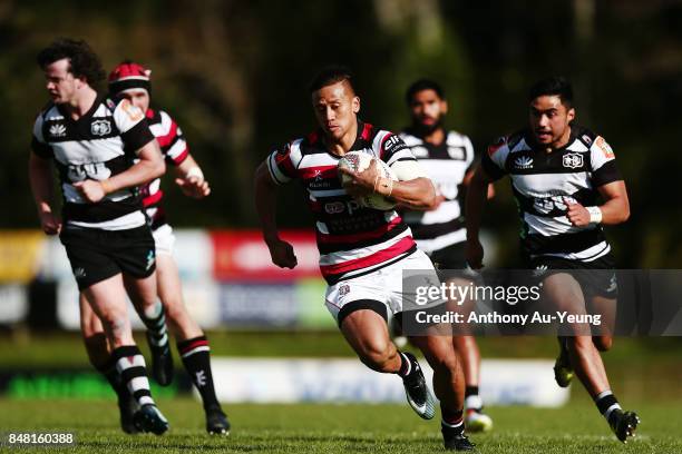 Tim Nanai-Williams of Counties Manukau makes a break on his way to score a try during the round five Mitre 10 Cup match between Counties Manukau and...