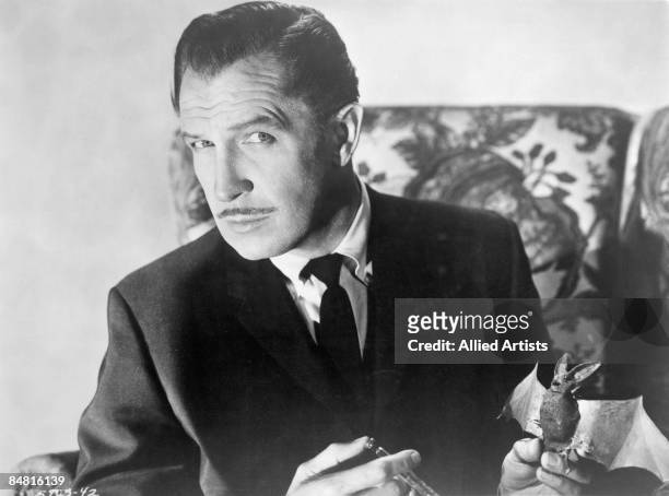 Actor Vincent Price as he appears in the horror film 'The Bat', 1959.