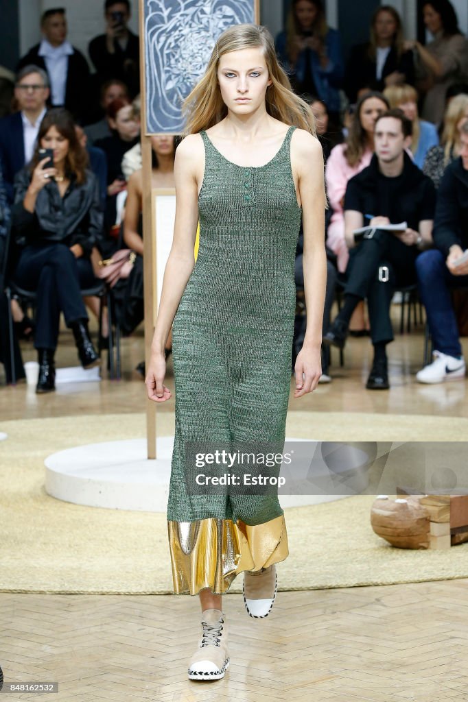 JW Anderson - Runway - LFW September 2017