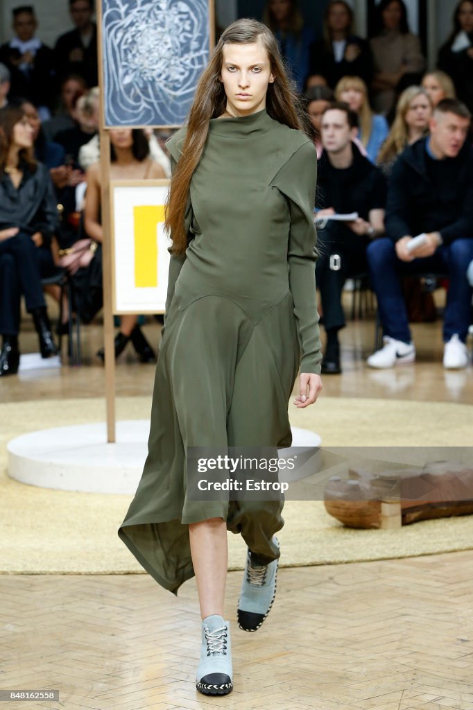 JW Anderson - Runway - LFW September 2017