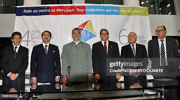 Carlos Alvarez, MERCOSUR representatives' commission president; Paraguayan Vice-president Federico Franco; Paraguayan President Fernando Lugo;...