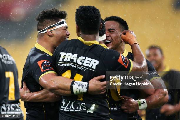 Du'Plessis Kirifi of Wellington celebrates his try with teammates Alex Fidow, Julian Savea and Asafo Aumua during the round five Mitre 10 Cup match...