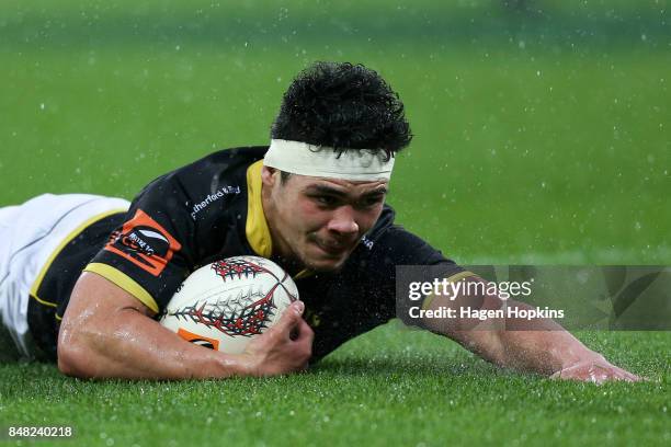 Du'Plessis Kirifi of Wellington scores a try during the round five Mitre 10 Cup match between Wellington and Canterbury at Westpac Stadium on...