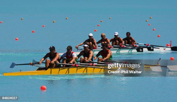 Simon Lack, Daniel Murtagh, Andrew Myers and Graeme Hill of Waikato trail behind the boat of Peter Taylor, Hamish Bond, Matthew Trott and Storm Uru...