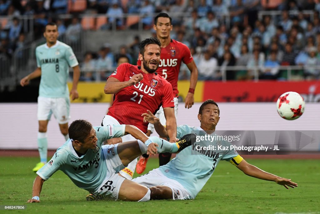 Jubilo Iwata v Urawa Red Diamonds - J.League J1