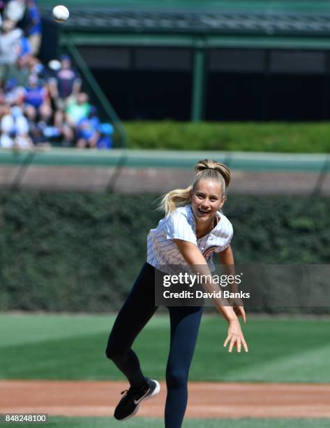 Si Swim Rookie 23 Sports Illustrated Swimsuit Models First Pitch St Louis Cardinals Vs ...