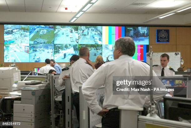 Pol Ops Control 280 Metropolitan Police Control Room Stock Photos, High-Res Pictures ...