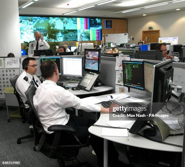 Pol Ops Control 39 Metropolitan Police Control Room Stock Photos, High-Res Pictures ...