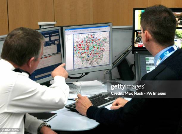 Pol Ops Control 39 Metropolitan Police Control Room Stock Photos, High-Res Pictures ...