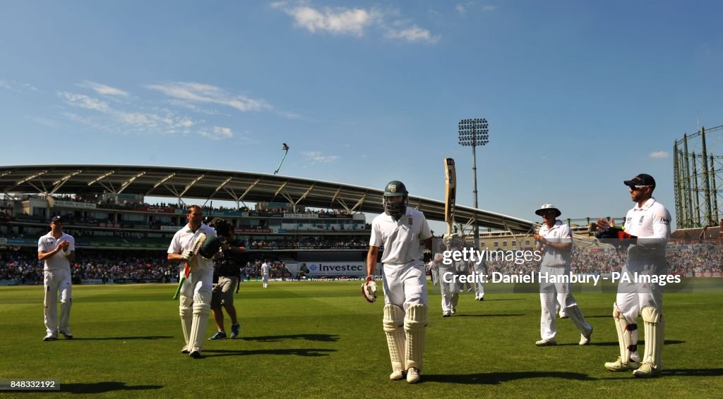 Cricket - 2012 Investec Test Series - First Test - England v South Africa - Day Four - Kia Oval